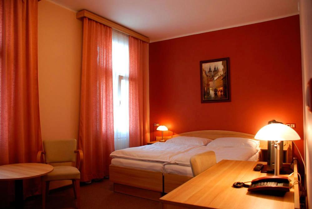 D'Angelo Praga Quarto foto